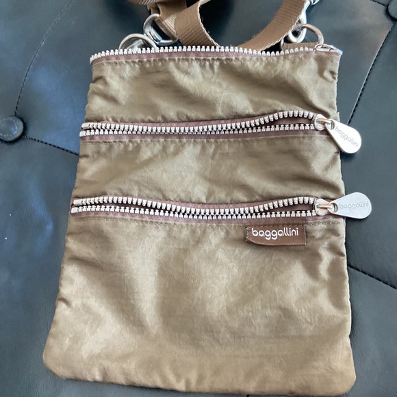 Baggallini crossbody - Picture 13 of 13